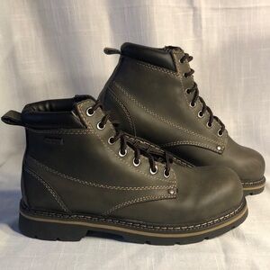 Men's Dexter Skid & Oil Resistant. Waterproof. Ankle Boots New #127643 Size 9.5.